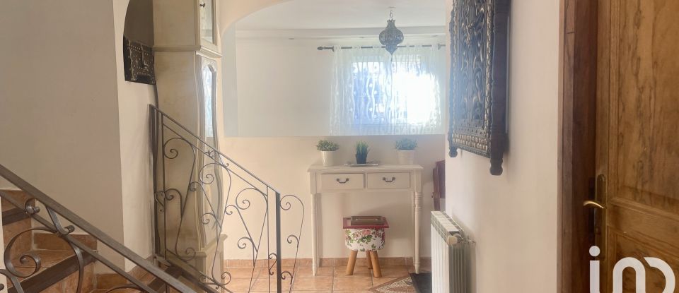 Traditional house 8 rooms of 170 m² in Nîmes (30000)