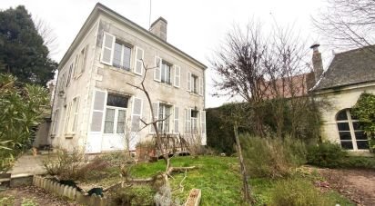 House 6 rooms of 240 m² in Reignac-sur-Indre (37310)