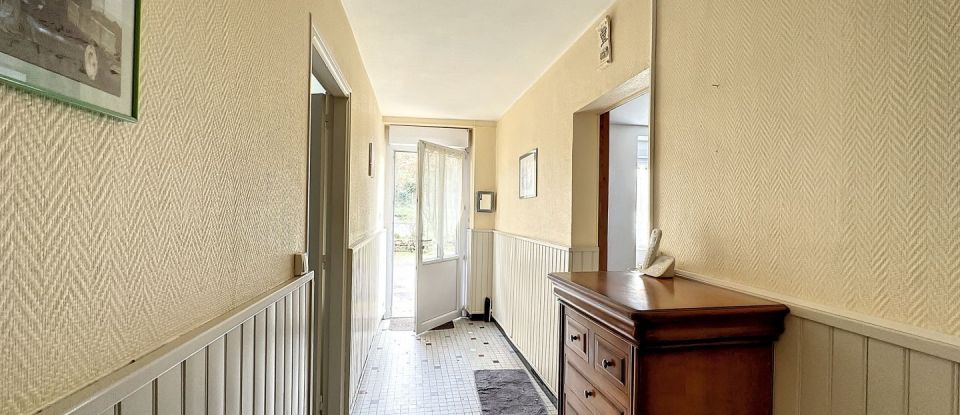 House 4 rooms of 135 m² in Bains-sur-Oust (35600)
