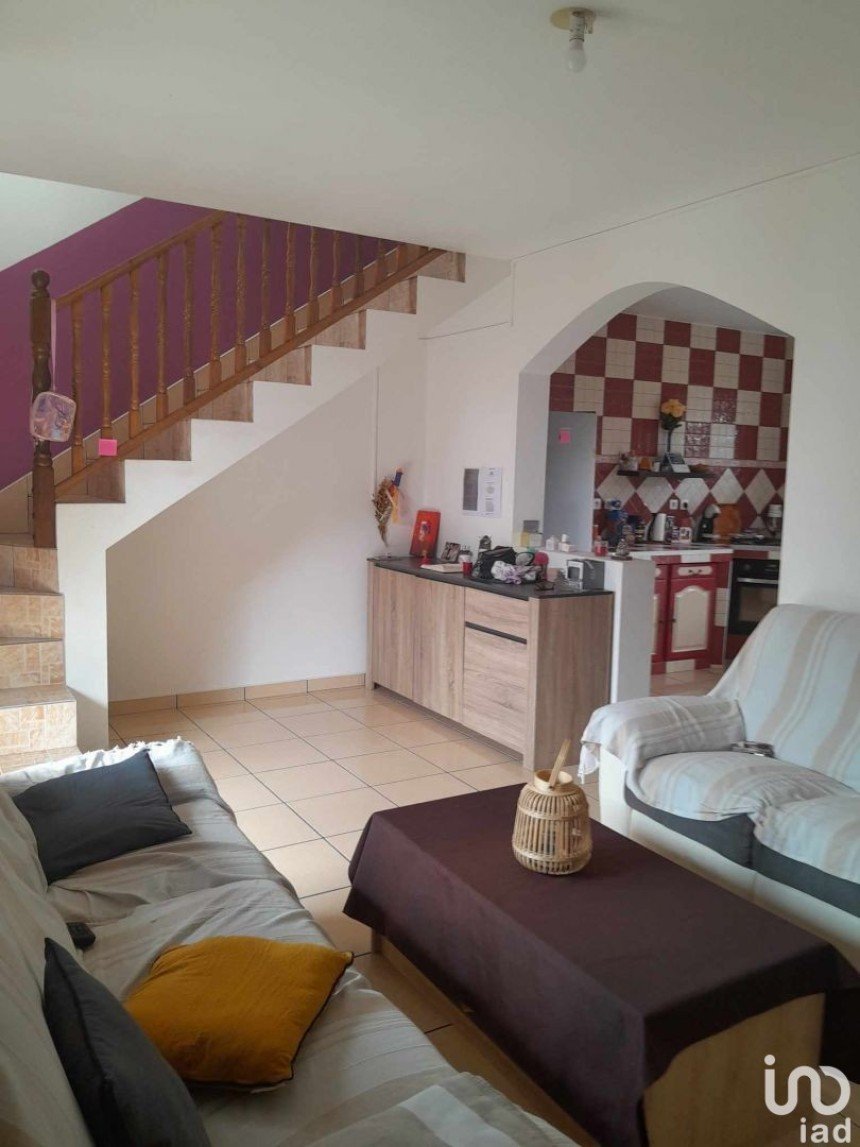 House 3 rooms of 70 m² in Le Tampon (97430)