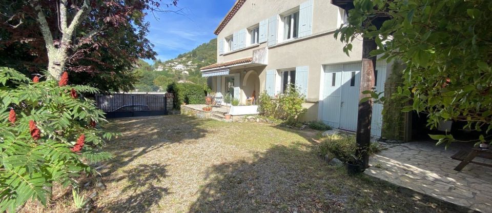 Maison 7 pièces de 150 m² à Vals-les-Bains (07600)