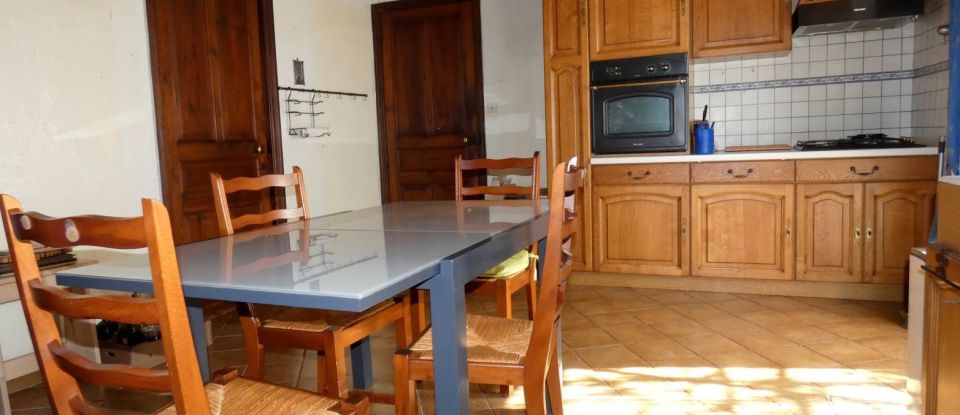 House 6 rooms of 135 m² in Lamothe (43100)