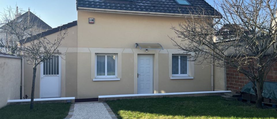 House 6 rooms of 122 m² in Gagny (93220)