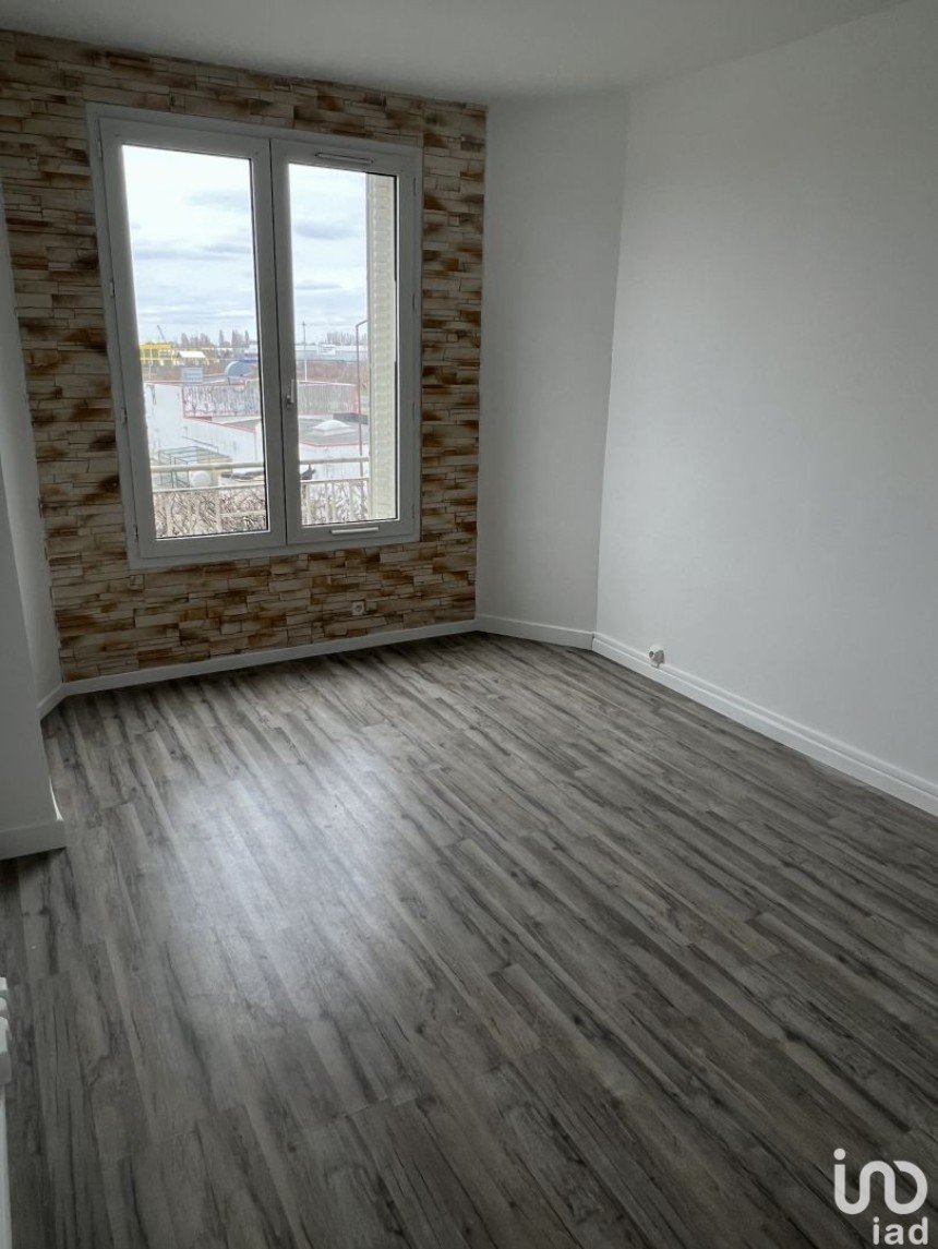 Apartment 1 room of 25 m² in Villeneuve-le-Roi (94290)