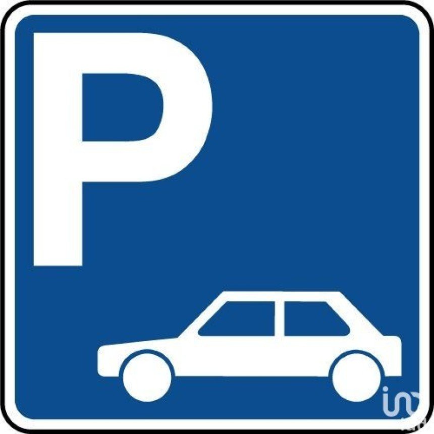 Parking/garage/box de 13 m² à Élancourt (78990)