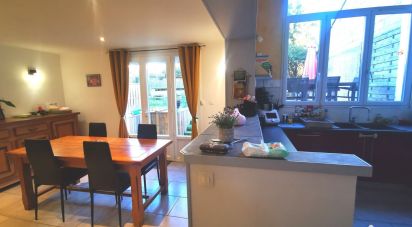 House 6 rooms of 124 m² in Gallargues-le-Montueux (30660)