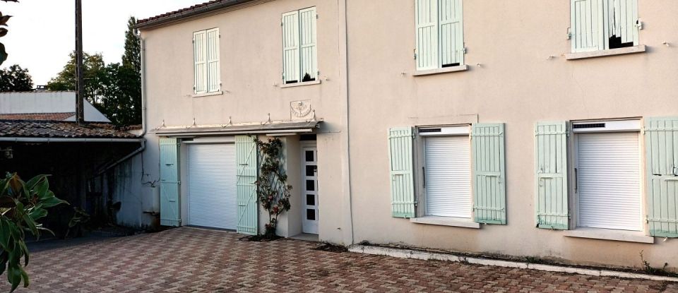 House 5 rooms of 170 m² in Sainte-Soulle (17220)
