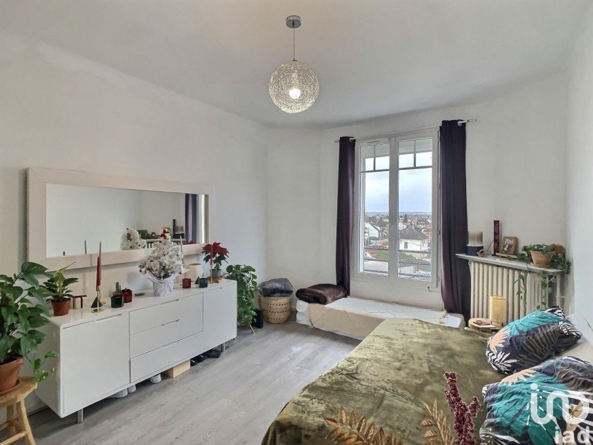 Appartement 1 pièce de 27 m² à Paray-Vieille-Poste (91550)