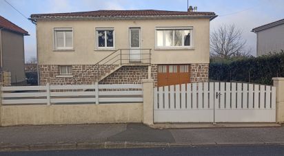 House 4 rooms of 75 m² in Parthenay (79200)