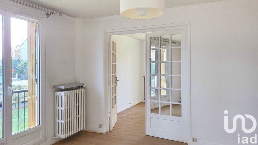 Apartment 4 rooms of 77 m² in Montmorency (95160)