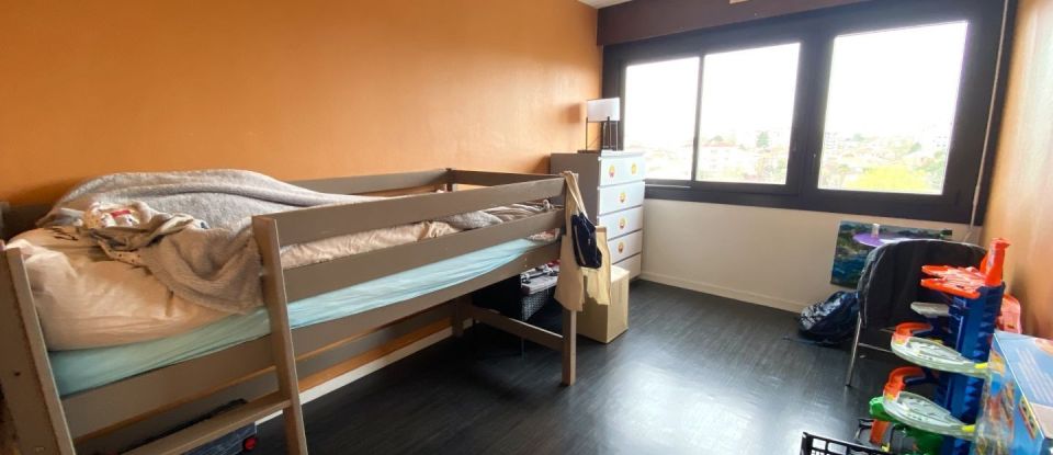 Apartment 4 rooms of 77 m² in Mérignac (33700)