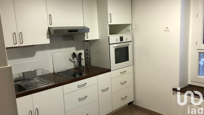 Apartment 3 rooms of 45 m² in - (01200)
