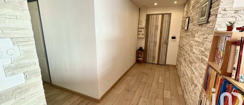 Appartement 3 pièces de 75 m² à - (68410)