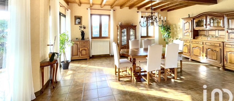House 6 rooms of 210 m² in Sarlat-la-Canéda (24200)