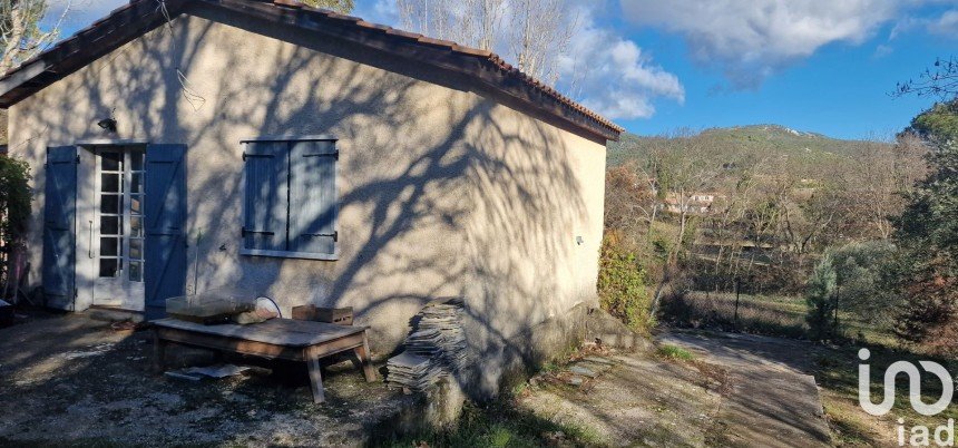 House 6 rooms of 210 m² in Saint-Zacharie (83640)