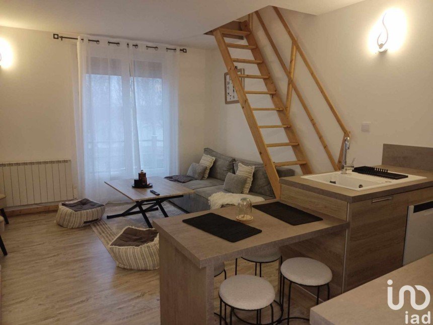 House 5 rooms of 110 m² in Prémilhat (03410)