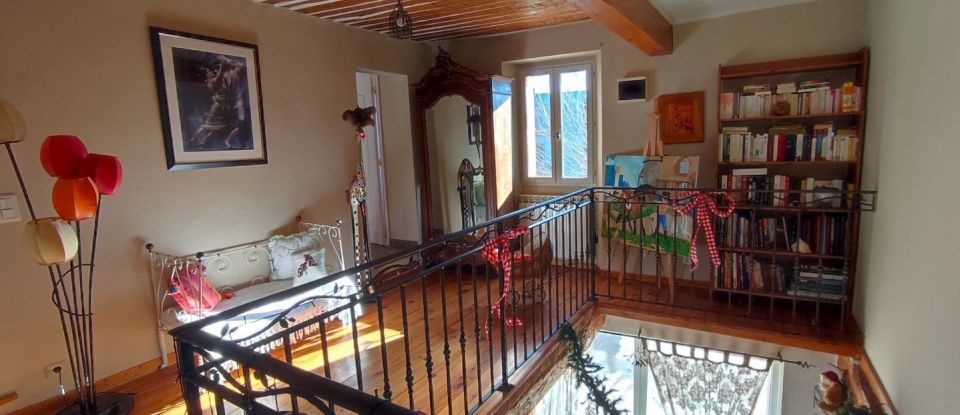 House 4 rooms of 150 m² in Le Muy (83490)