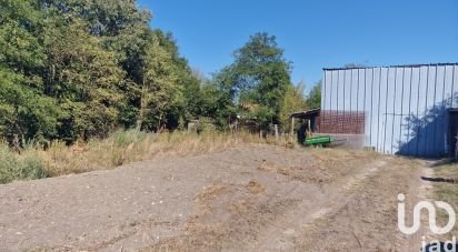 Land of 745 m² in Ludon-Médoc (33290)