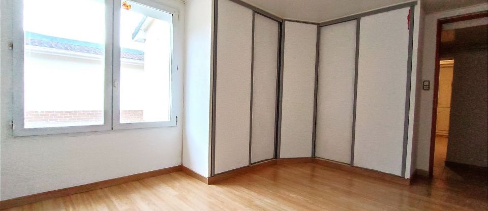 House 6 rooms of 95 m² in Auchel (62260)