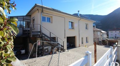House 7 rooms of 106 m² in Veynes (05400)