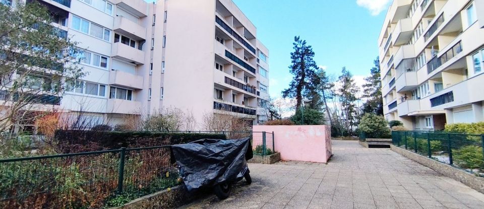 Appartement 2 pièces de 45 m² à Les Ulis (91940)