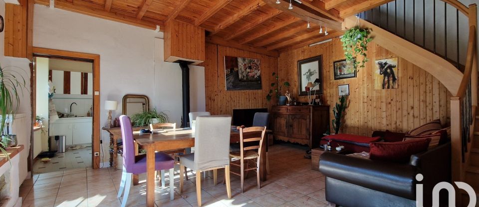 Country house 4 rooms of 105 m² in Tullins (38210)