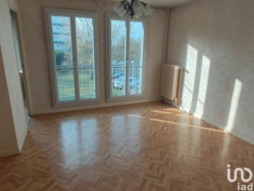 Apartment 4 rooms of 76 m² in Moulins (03000)