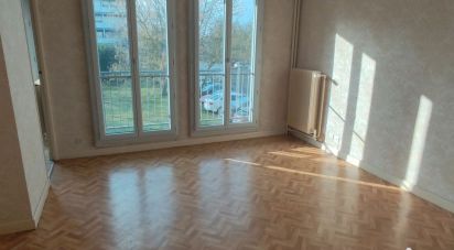 Apartment 4 rooms of 76 m² in Moulins (03000)