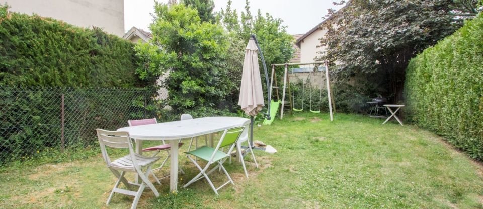 House 7 rooms of 119 m² in Vélizy-Villacoublay (78140)