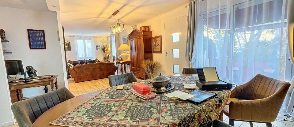 House 6 rooms of 177 m² in Sainte-Maxime (83120)