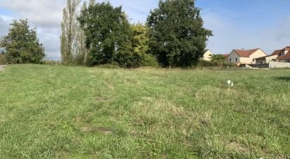 Land of 1,283 m² in Salins (77148)