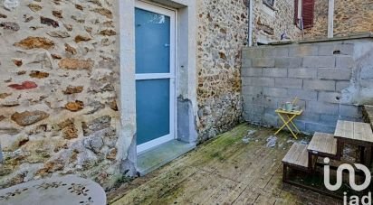 Traditional house 4 rooms of 71 m² in Ozouer-le-Voulgis (77390)