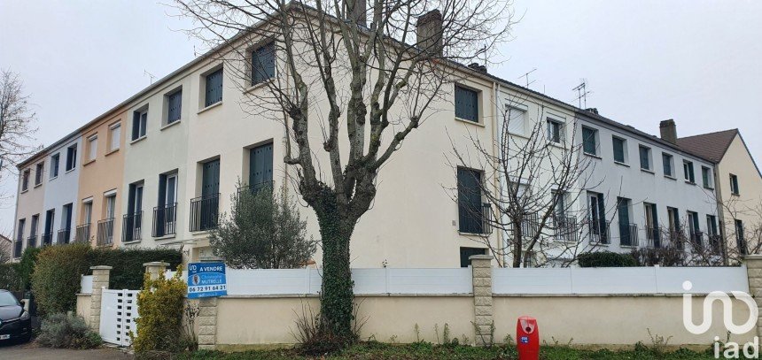Town house 4 rooms of 89 m² in Maurepas (78310)