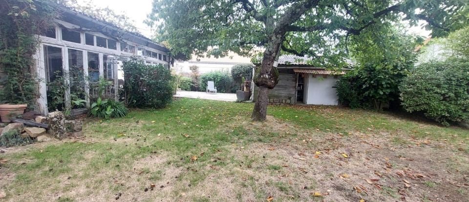 House 7 rooms of 157 m² in Rezé (44400)