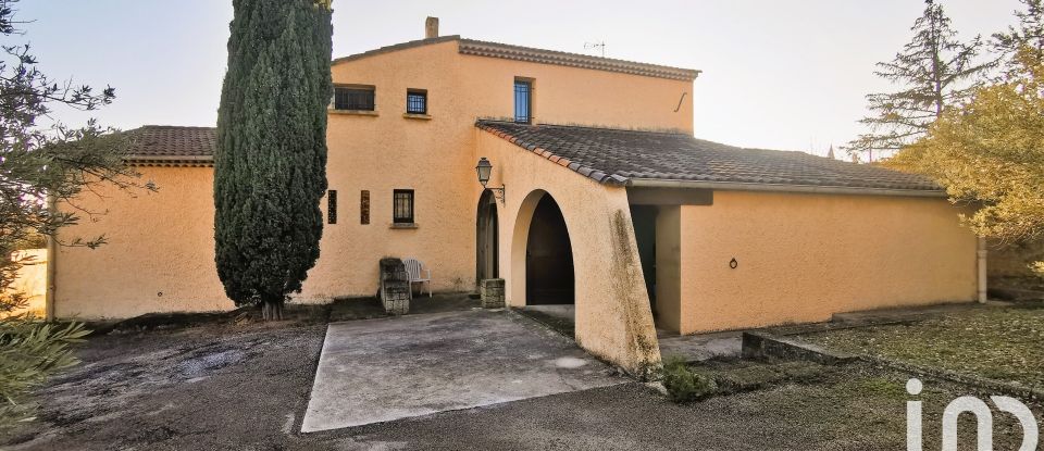 Maison traditionnelle 5 pièces de 139 m² à La Fare-les-Oliviers (13580)