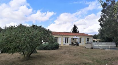 Maison traditionnelle 5 pièces de 110 m² à Corme-Royal (17600)