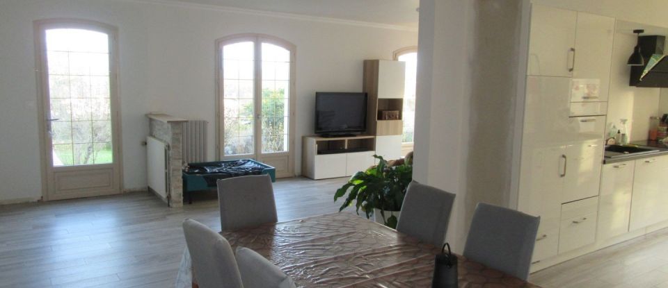 House 6 rooms of 150 m² in Voulmentin (79150)