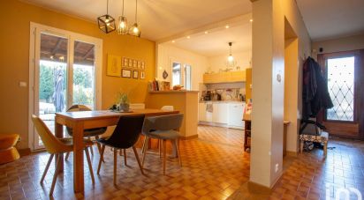 Maison 6 pièces de 130 m² à Rochefort-du-Gard (30650)
