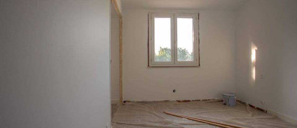 House 6 rooms of 130 m² in Rochefort-du-Gard (30650)