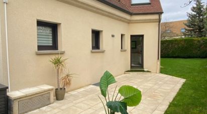 Maison 9 pièces de 227 m² à Saint-Arnoult-en-Yvelines (78730)
