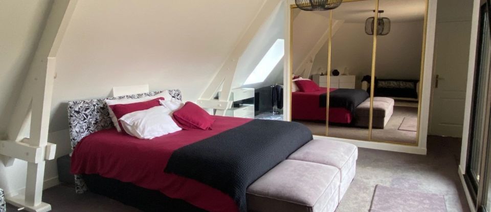 House 9 rooms of 227 m² in Saint-Arnoult-en-Yvelines (78730)