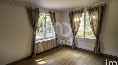 House 6 rooms of 235 m² in Boué (02450)