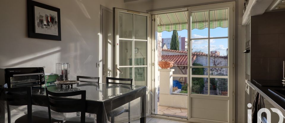 House 5 rooms of 97 m² in Houilles (78800)