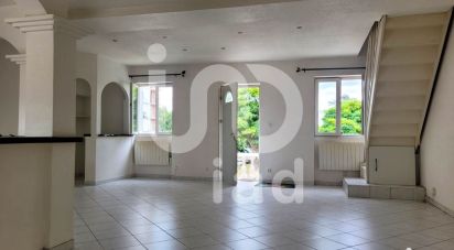 House 3 rooms of 83 m² in Montluçon (03100)