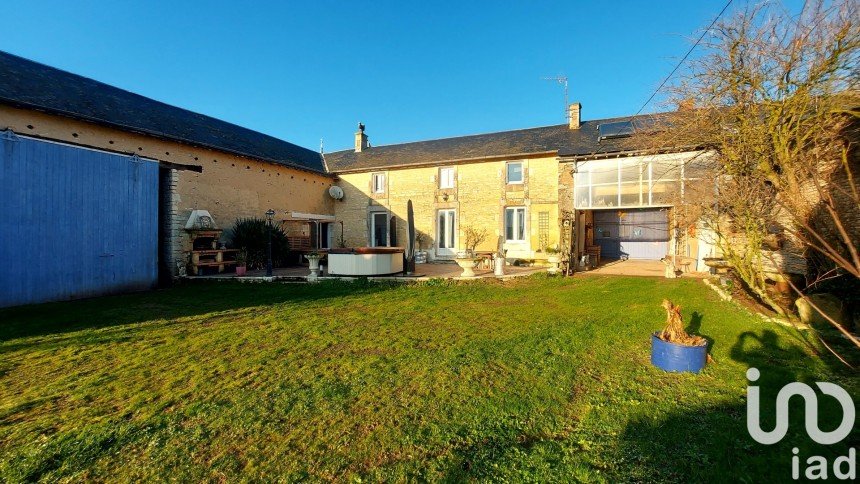 Country house 7 rooms of 160 m² in Cuhon (86110)