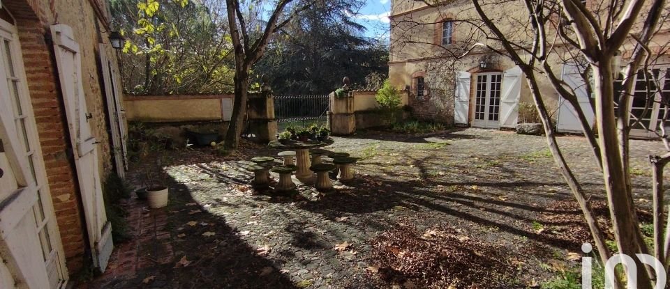Château 15 pièces de 710 m² à Gaudiès (09700)