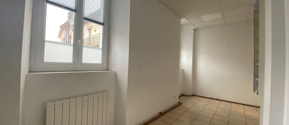 Business premises of 59 m² in Nemours (77140)