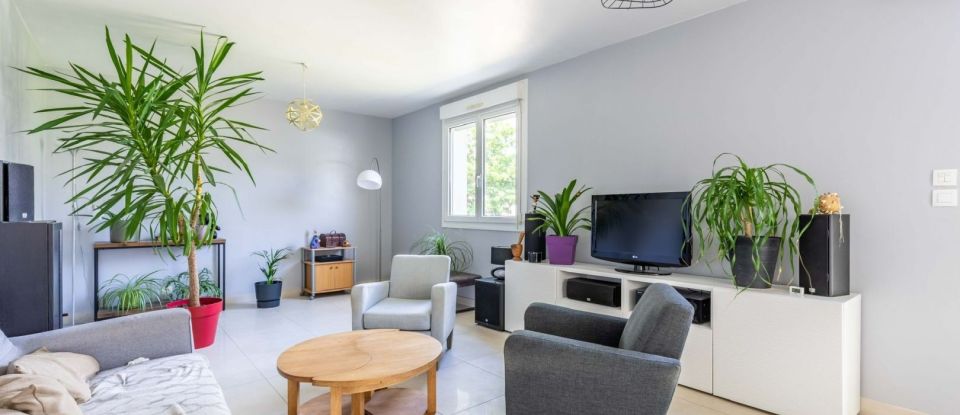 House 6 rooms of 125 m² in Saint-Jacques-de-la-Lande (35136)