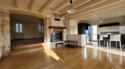 House 5 rooms of 145 m² in Fontenay-le-Comte (85200)