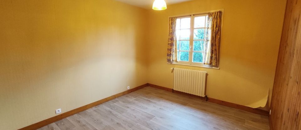House 6 rooms of 105 m² in Lussac-les-Châteaux (86320)